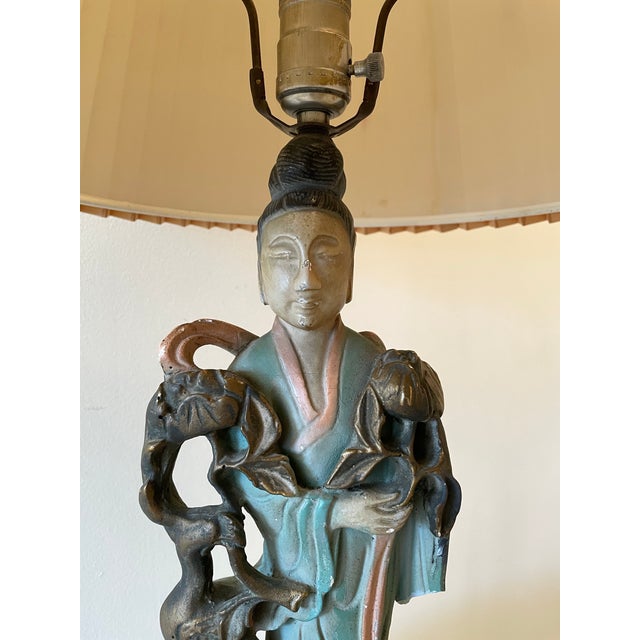 Chinoiserie Vintage 1940s Chinoiserie Guanyin Figural Chalkware Lamp With Crane Motif, Paired With Stiffel Pleated Shade. For Sale - Image 3 of 12