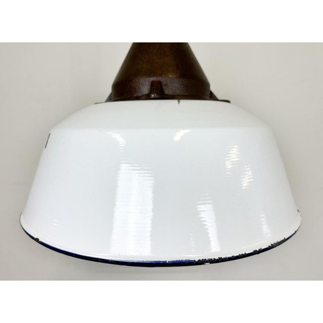 Industrial White Enamel and Cast Iron Pendant Light, 1960s For Sale - Image 4 of 17