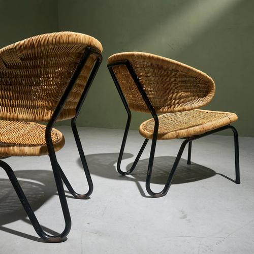 Modern Rattan Lounge Chairs with Black Tubular Steel Frames by Gebroeders Jonkers for Dirk van Sliedregt, Netherlands, 1960s, Set of 2 For Sale - Image 3 of 8