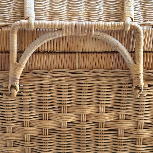Mid 20th Century Vintage Natural Woven Wicker Carrying Case Basket For Sale - Image 12 of 12