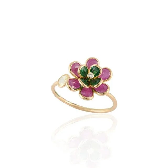 2.52ct Ruby Emerald Art Deco Flower Ring Size 7 in 18k Yellow Gold For Sale - Image 10 of 16