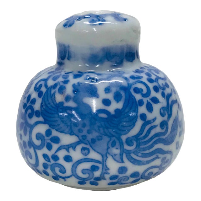 Blue and White Chinoiserie Salt or Pepper Shaker For Sale