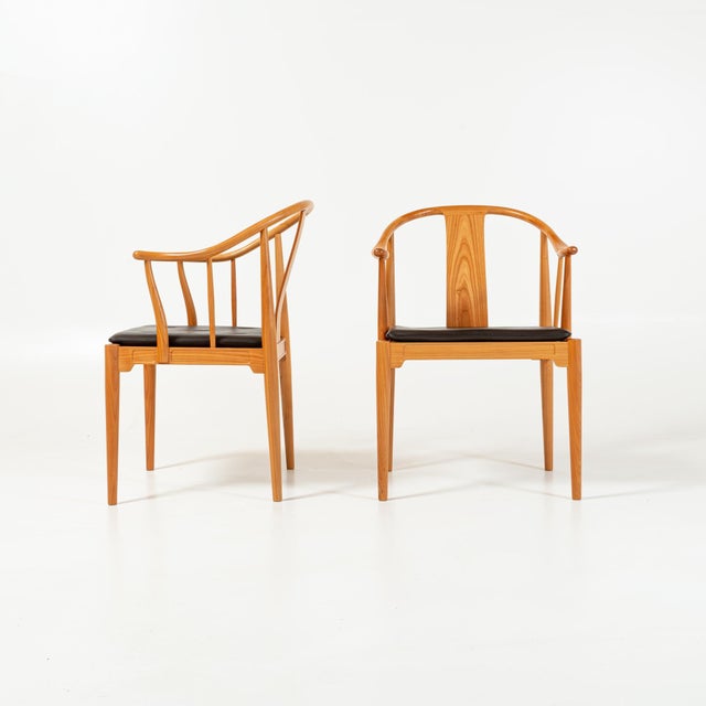1990s Wegner "China Chair" for Fritz Hansen in Cherry and Leather For Sale - Image 11 of 12