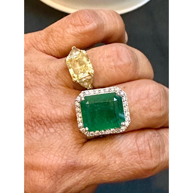 Arts & Crafts Natural 13 Carat Emerald Cut Zambian Emerald & Diamond Ring in 14kt White Gold For Sale - Image 3 of 18