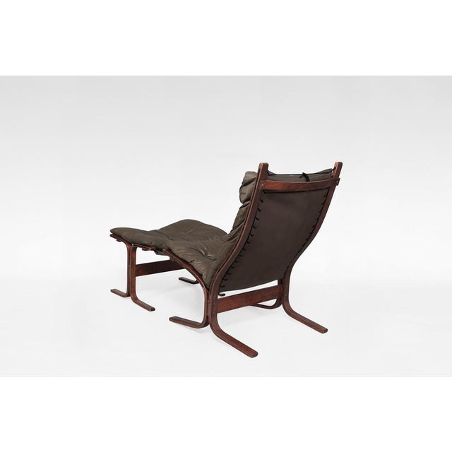 Set of Brown Leather Highback Siesta Chair and Ottoman by Ingmar Relling for Westnofa, 1970s For Sale - Image 3 of 7