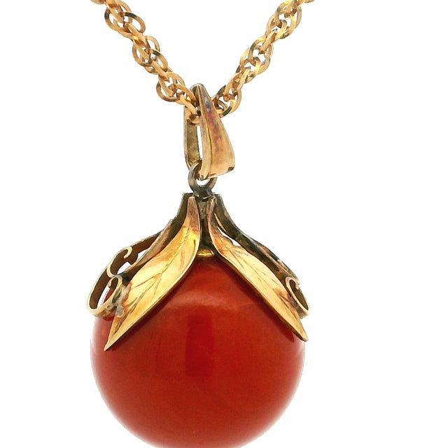 Vintage Italian 18k Rose Gold Mediterranean Coral Sphere Pendant Necklace For Sale In Miami - Image 6 of 12