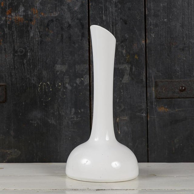 1960s Vintage White Ceramic Vase from Rometti For Sale - Image 5 of 10