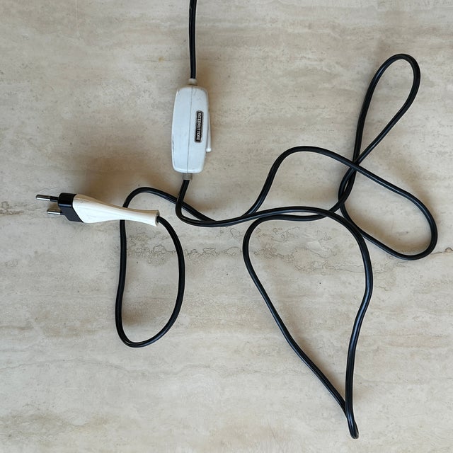 Mid-Century Rattan Woven and Brass Table Lamp in the style of Christian Dior, 1970s For Sale - Image 15 of 16