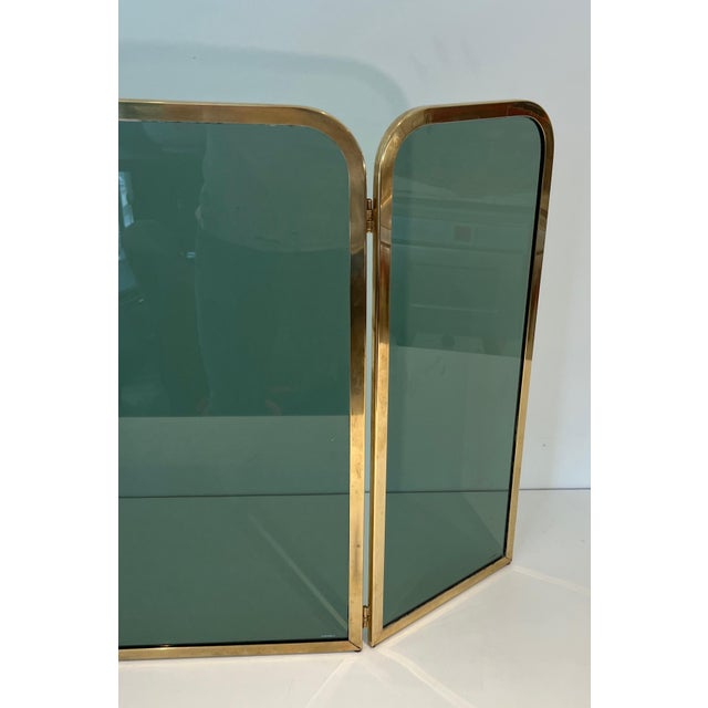 Brass Chimney Fire Screen Composed of 3 Panels of Greenish Glass Surrounded by a Brass Frame For Sale - Image 8 of 12