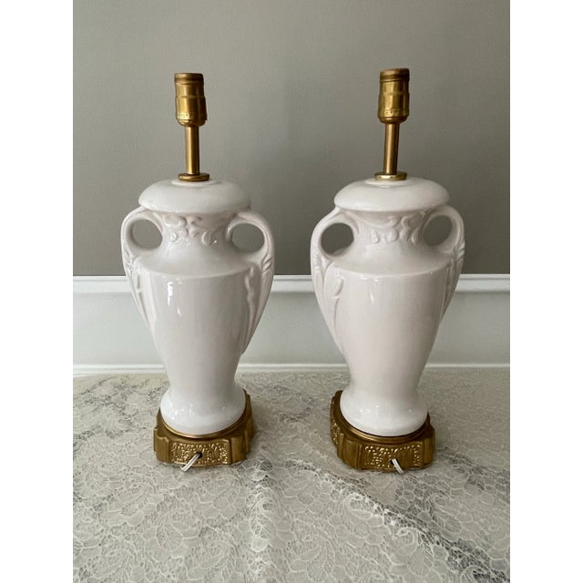 Shabby Chic Pair of 1950s Floral Cottage Lamps For Sale - Image 3 of 9