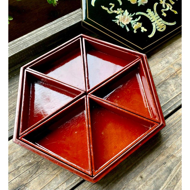 Vintage Chinese Black Lacquer Mother-of-Pearl Inlaid Hexagonal Banchan Serving Box For Sale In San Francisco - Image 6 of 14
