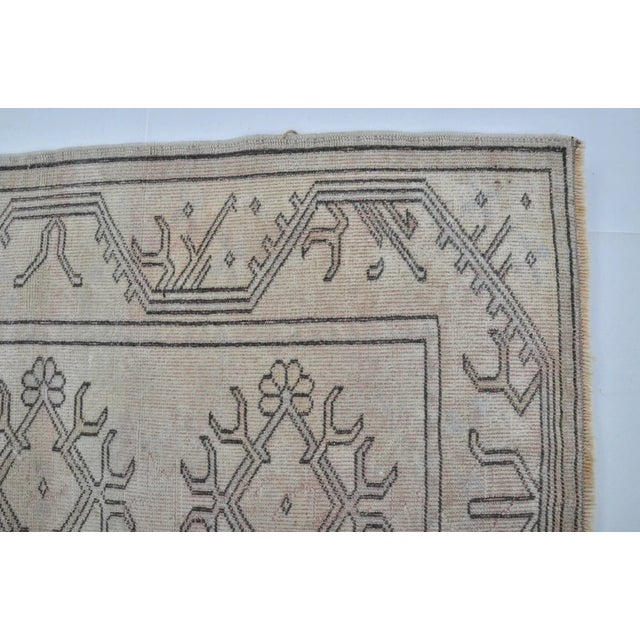 1950s 1950s Oushak Handknotted Floral Rug For Sale - Image 5 of 10