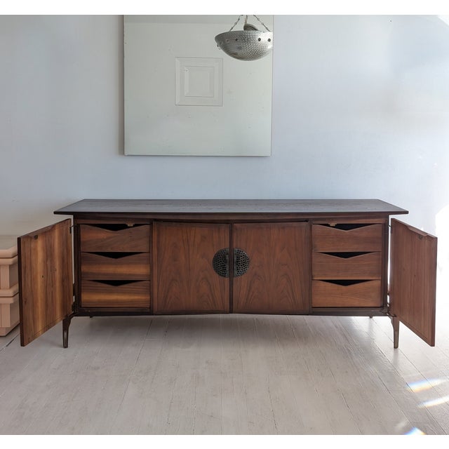 Mid-Century Walnut Sideboard from Helen Hobey Baker, USA, 1960s For Sale - Image 6 of 18