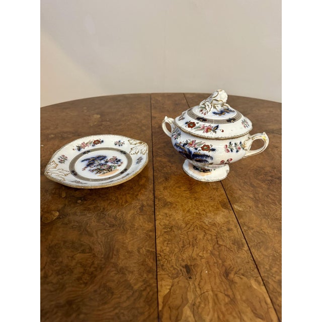 Antique Victorian Dinner Service from Wedgwood, 1880, Set of 36 For Sale - Image 12 of 15