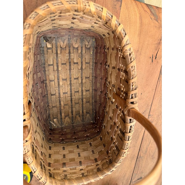 Late 20th Century Antique or Vintage Folk Art Split-Wood or Splint Gathering Basket For Sale - Image 5 of 8