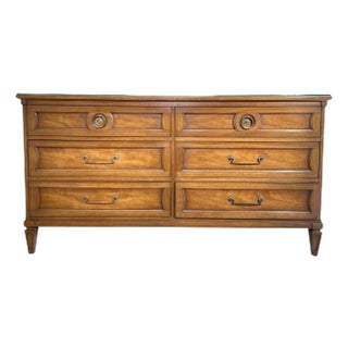 Late 20th Century Henredon French Mahogany Dresser With Glass Top For Sale