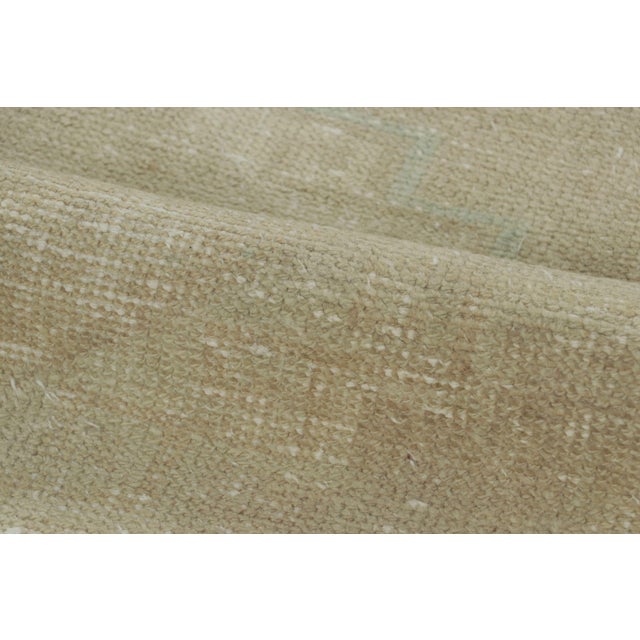 Vintage Distressed Turkish Rug With Medallions in Tonal Beige - Rug & Kilim For Sale - Image 9 of 9