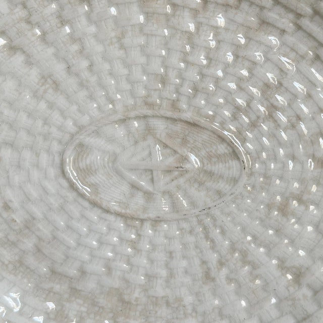 Pair of 19th Century Wedgwood Creamware Platters For Sale - Image 9 of 18