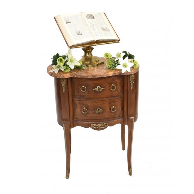 Gorgeous antique single chest in the Empire style. We date this to circa 1920. Great clean and minimal design. Dimensions...