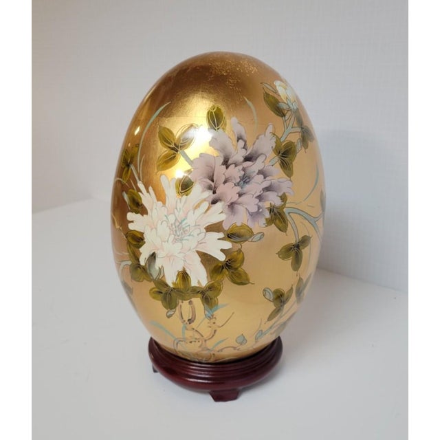 Large Chinoiserie Gold Leaf Porcelain Egg With Birds & Chrysanthemums For Sale In Raleigh - Image 6 of 9