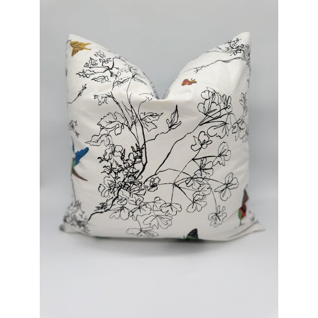 This throw pillow cover features a sophisticated and whimsical design, perfect for adding a touch of elegance and nature-...