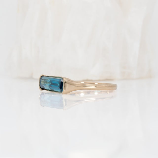 Metal 6.5cts Blue Zircon Solitaire Ring: Solid 14k Gold, Emerald Cut, Size 6.75 For Sale - Image 7 of 9