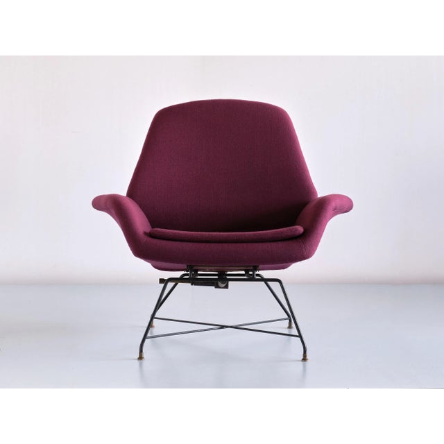 This rare lounge chair was designed by Augusto Bozzi and produced by Saporiti, Italy in the early 1960s. The model is...