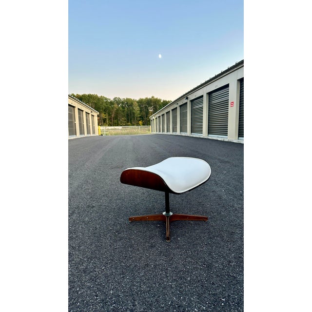 Mid-Century Modern Plycraft Mr Chair by George Mulhauser For Sale - Image 3 of 10
