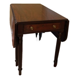 18th Century Georgian Mahogany Pembroke Drop-Leaf Table For Sale
