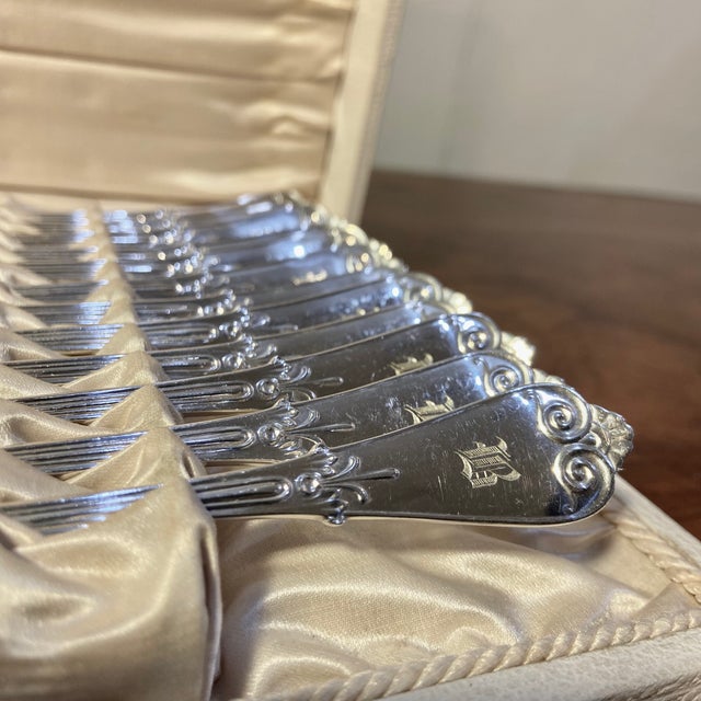 Late 19th Century Set of 12 Antique Tiffany & Co. Sterling Silver "Beekman" Pattern Spoons in Original Box Pat., 1868 For Sale - Image 5 of 8