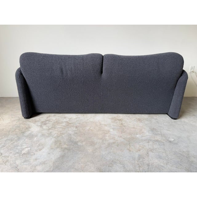 1980s Vico Magistretti Maralunga Two-Seater Black Bouclé Loveseat Sofa for Cassina, Italy For Sale - Image 5 of 18