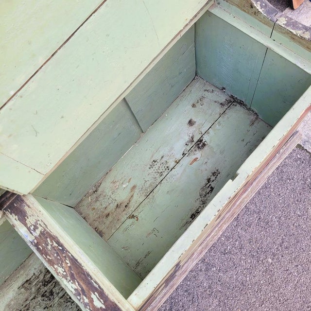 Early 19th Century High-Backed Storage Bench in Green Lacquer, Italy For Sale - Image 5 of 18
