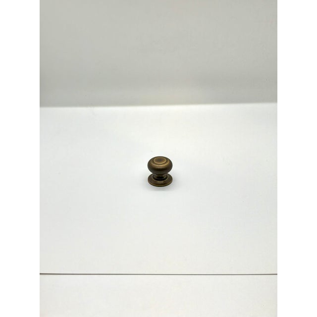 Hickory Chair Knob Antique Brass. Classic Style.