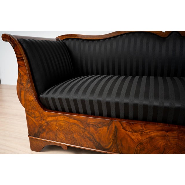 Antique Biedermeier Walnut Sofa, 1850 For Sale - Image 6 of 18