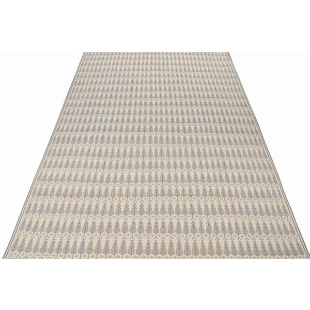 2010s Rug & Kilim’s Zilu Style Kilim in White With Gray Floral Pattern For Sale - Image 5 of 7