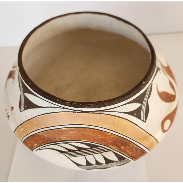 Tribal Vintage, Native American, Acoma Pueblo Olla Vessel Depicting the Acoma Bird, Signed by Rose Chino For Sale - Image 3 of 8