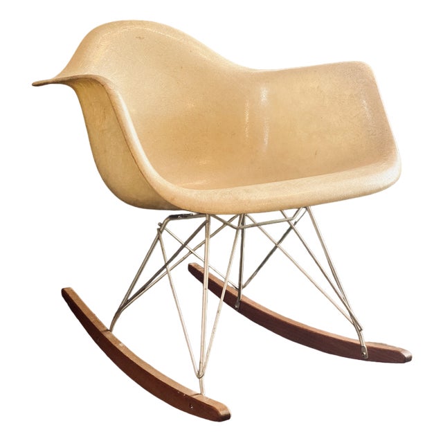 Rocking Chair by Charles & Ray Eames for Zenith Plastics, 1952 For Sale