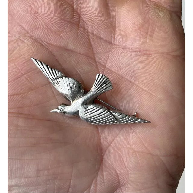 Art Deco Dove Pin Brooch in Sterling Silver, 1930s For Sale - Image 4 of 6