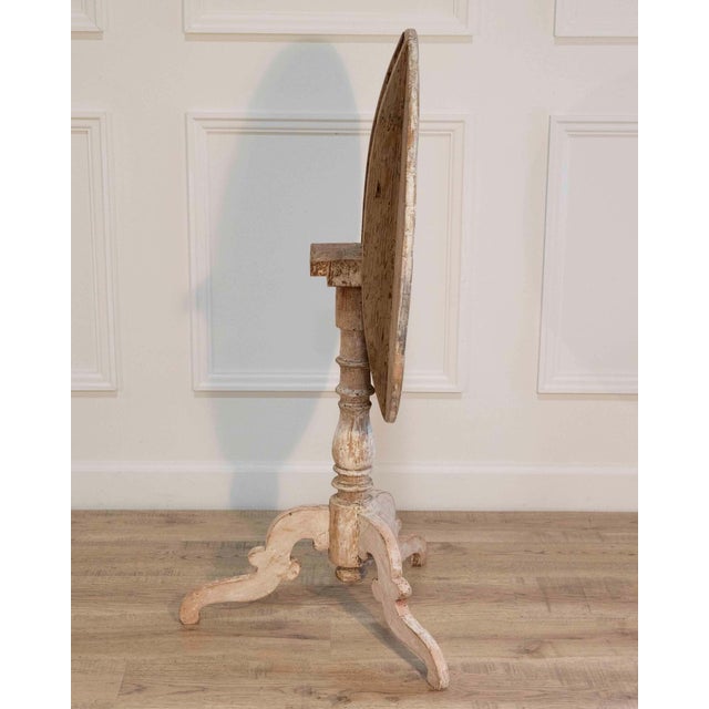 19th Century Swedish Gustavian Round Tilt-Top Table in Painted Finish, Circa 185 For Sale In Atlanta - Image 6 of 8