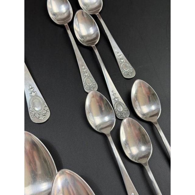 Spanish La Cisueña Plateado Silverware Set in Original Case, 1890s, Set of 30 For Sale - Image 5 of 11
