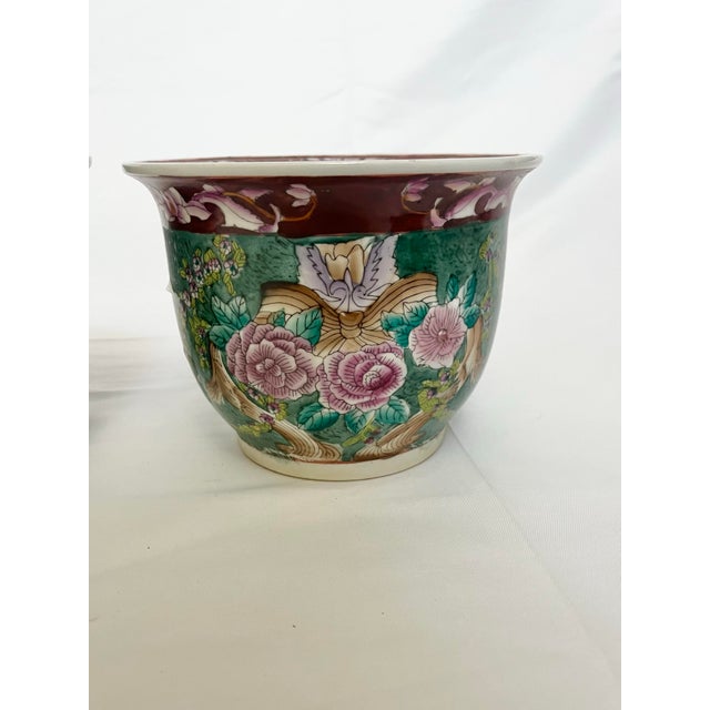 Vintage Chinoiserie Floral Cachepot Pair – Hand-Painted Porcelain For Sale In Naples, FL - Image 6 of 10