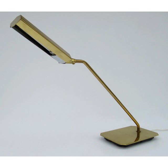 Metal C.1960's Mid-Century Koch & Lowy "O. M. I.." Cantilevered Articulating Brass Desk Lamp For Sale - Image 7 of 13