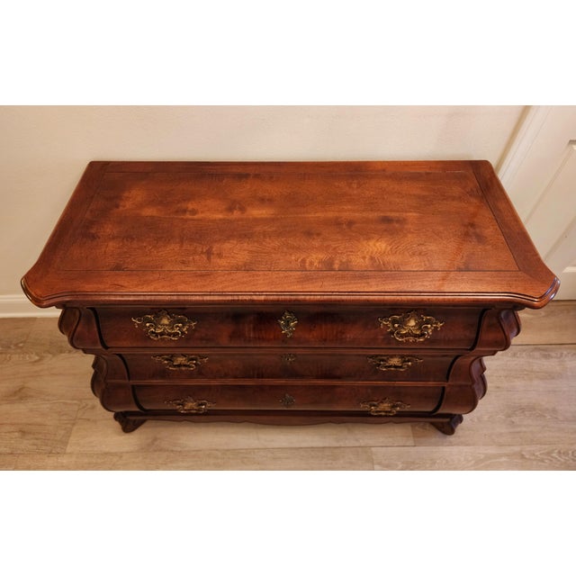 Vintage Henredon Louis XV Style Burled Bombe Chest/Dresser For Sale - Image 9 of 14