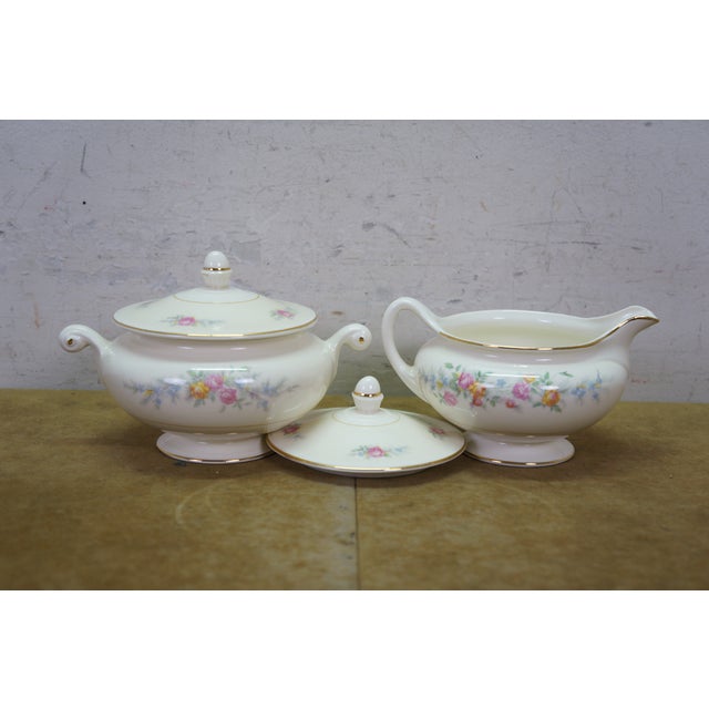 Mid 20th CenturyHomer Laughlin Georgian Eggshell Nautilus China Dinner Service for 12 - 102 Pcs For Sale - Image 10 of 18