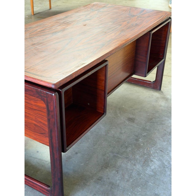 Vintage Dyrlund Danish Rosewood Executive Desk – Mid Century Modern Office Desk With Drawers For Sale In Los Angeles - Image 6 of 10