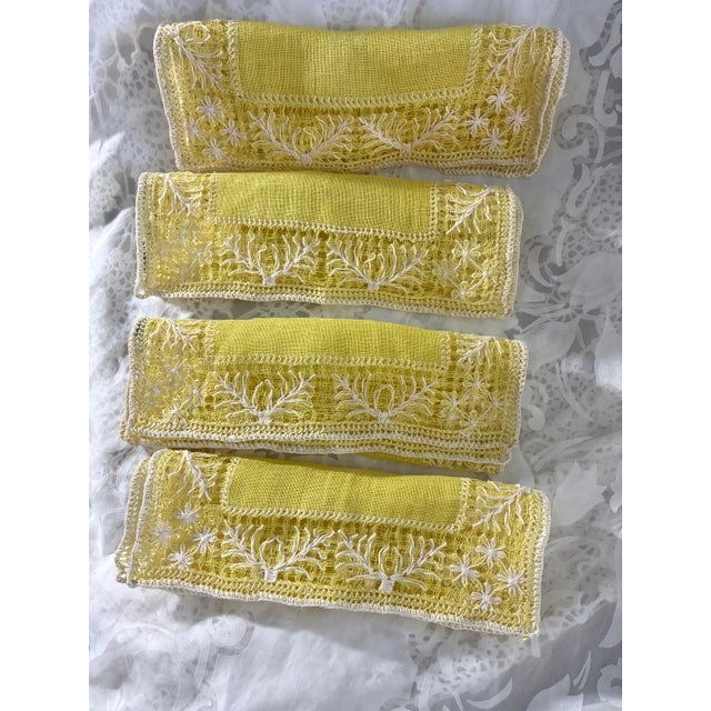 Yellow Vintage the Irish Linen Shop LTD Luxury Tablelinen Placemat & Doily or Napkins Made in Italy Set of 4 Pieces 100% Linen and Lace For Sale - Image 8 of 11
