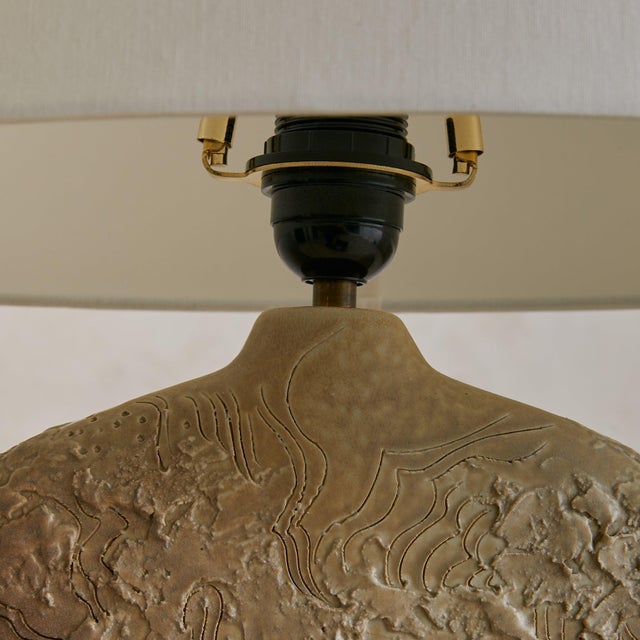1970s French Textured Ceramic Table Lamp by D. Prioton For Sale In Chicago - Image 6 of 8