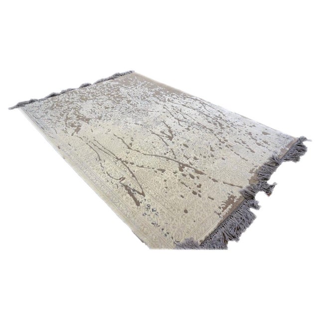Early 21st Century Nepalese Modern Wool, Hemp & Silk 4x6 Grey, Taupe & Ivory Handmade Area Rug #1143788 For Sale - Image 5 of 7