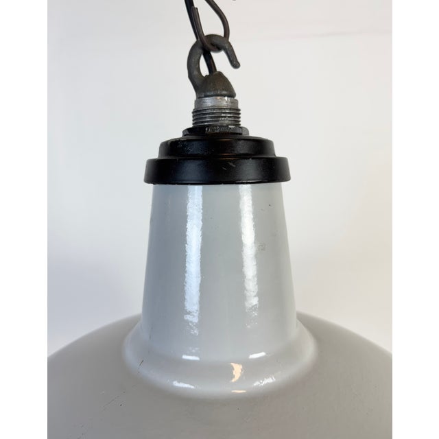 Mid-Century Modern Industrial Grey Enamel Factory Pendant Lamp, 1960s For Sale - Image 3 of 17