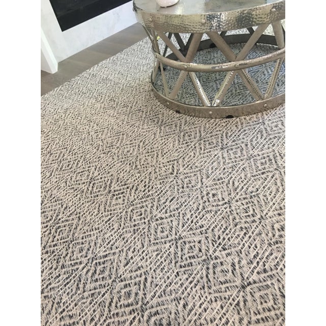 Sanz Flatweave Wool Silver Rug - 6'x9' For Sale In Los Angeles - Image 6 of 11